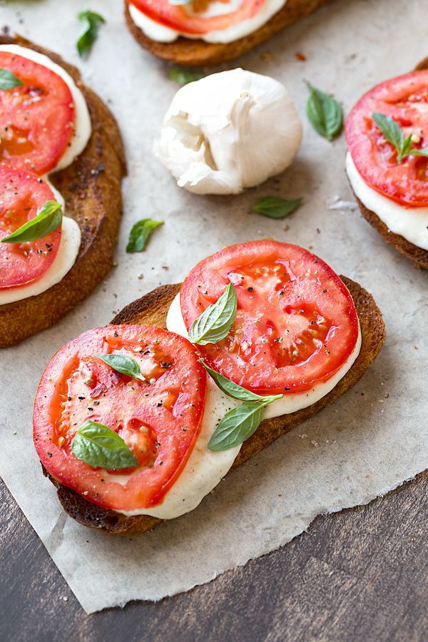 Caprese Garlic Toast