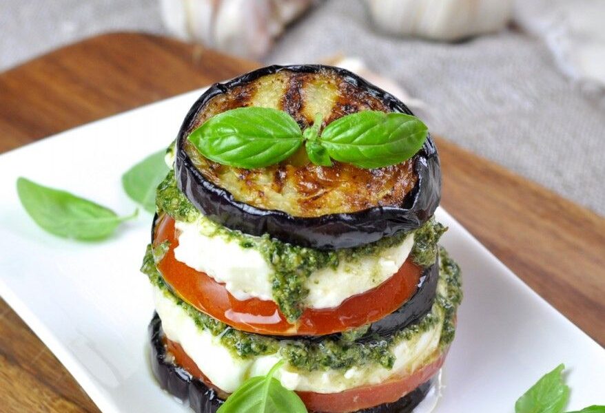 Torentje van tomaat, mozzarella en aubergine: mozzarella-tomaatreceptnr.3 |