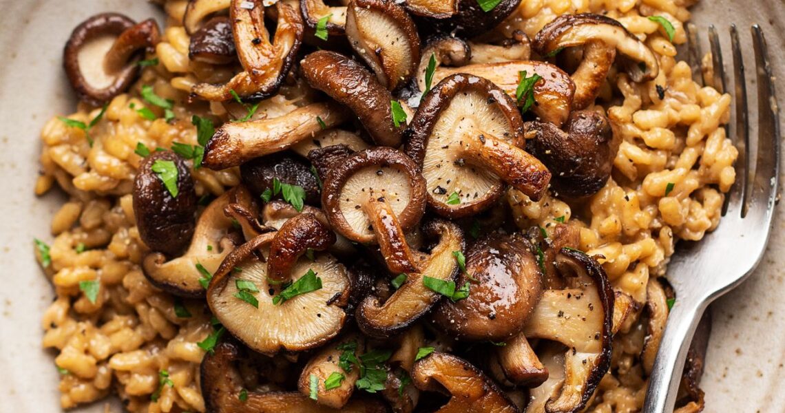 Vegan mushroom risotto - Lazy Cat Kitchen