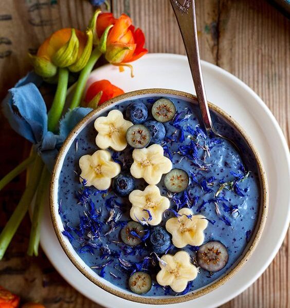 30 Healthy Breakfast Smoothie Bowls