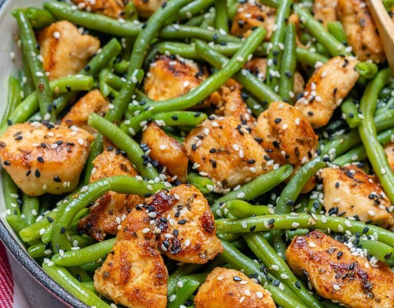 Fast & Simple Chicken and Green Bean Stir Fry for Clean Eating