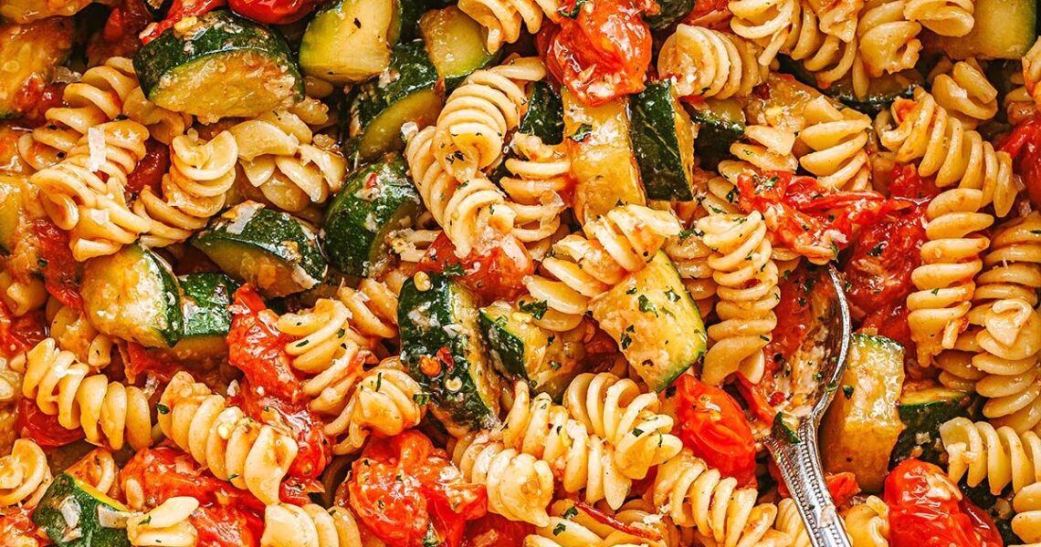 Healthy Tomato Zucchini Pasta