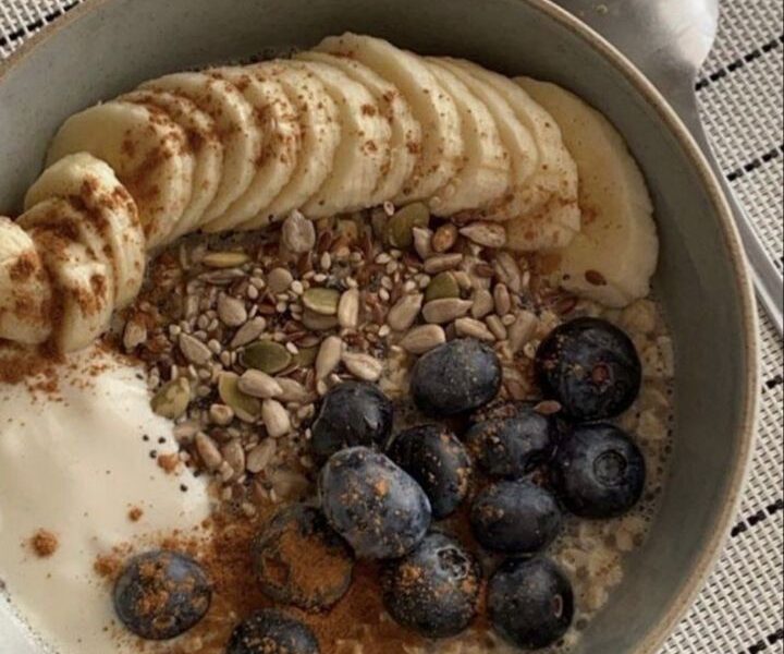 Overnight Oats. Healthy Breakfast Ideas. {not mine}