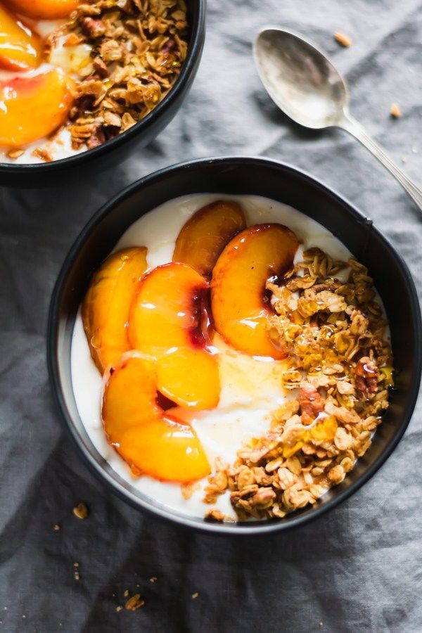 peach crisp yogurt bowls