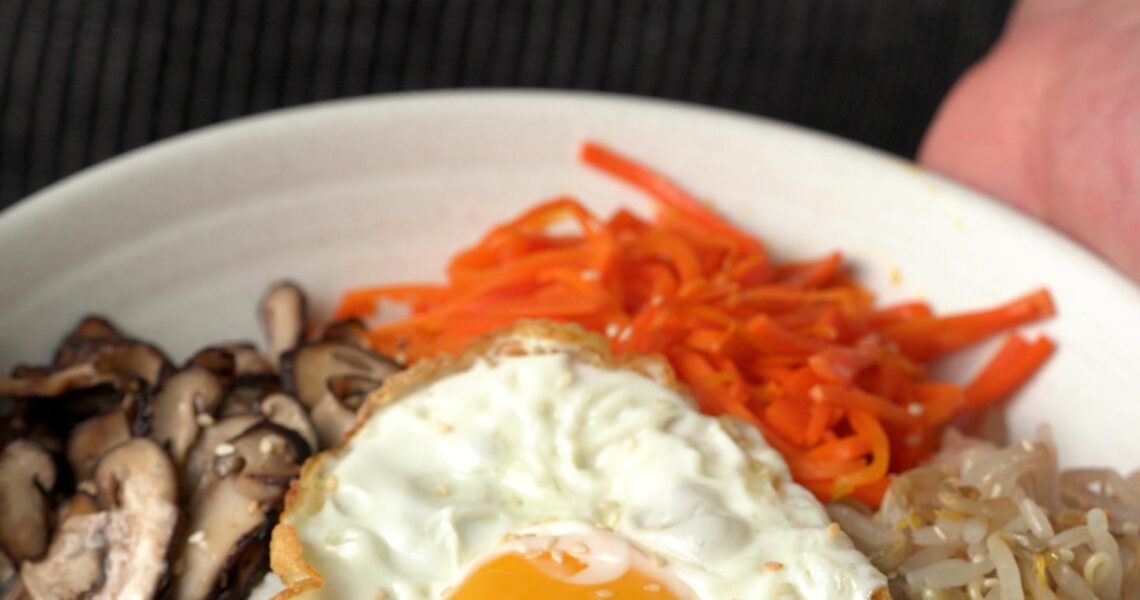 Easy Bibimbap with Ground Beef