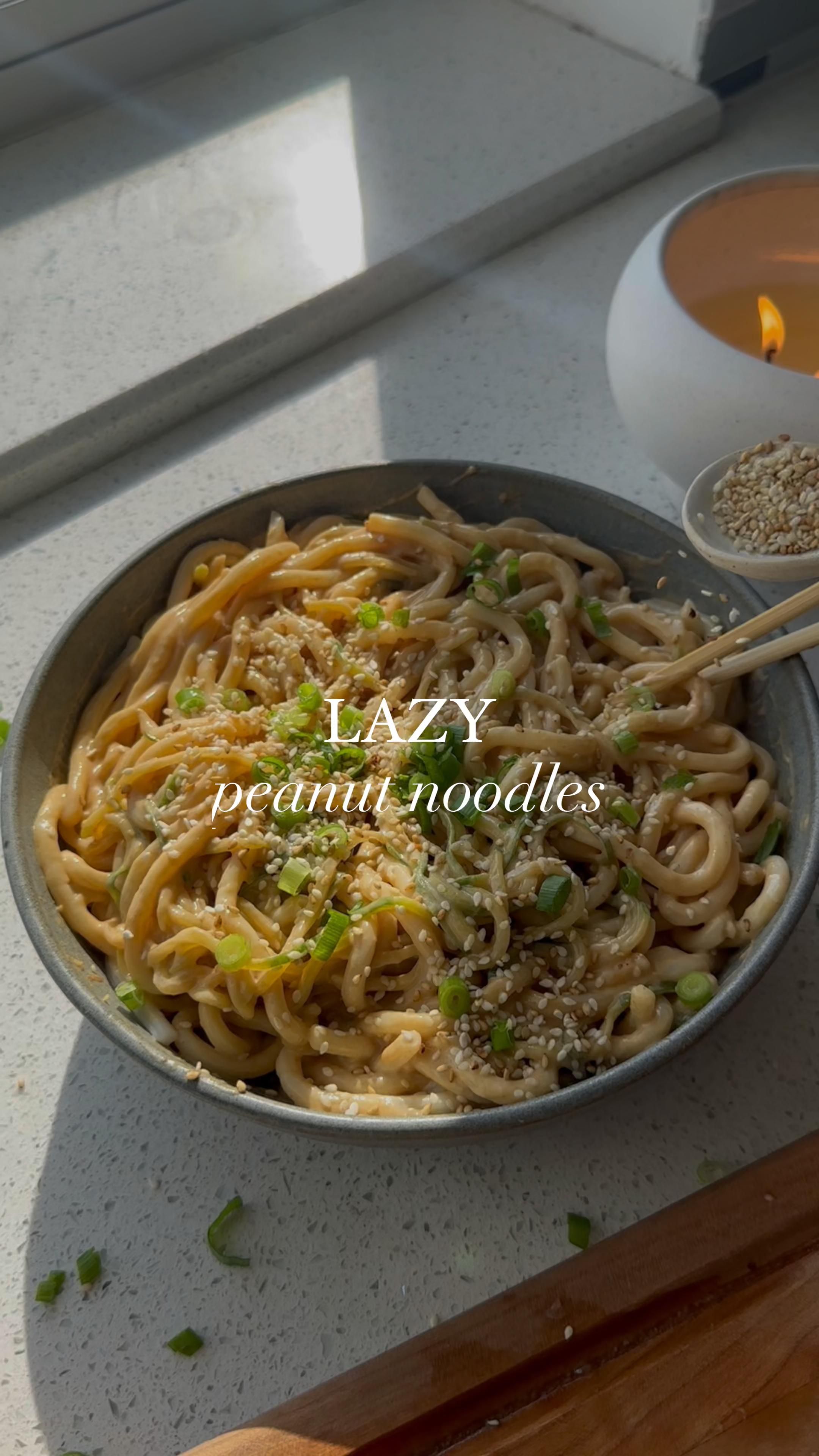 Lazy Peanut Noodles: Quick and Flavorful Indulgence in Minutes! 🥜🍜😋